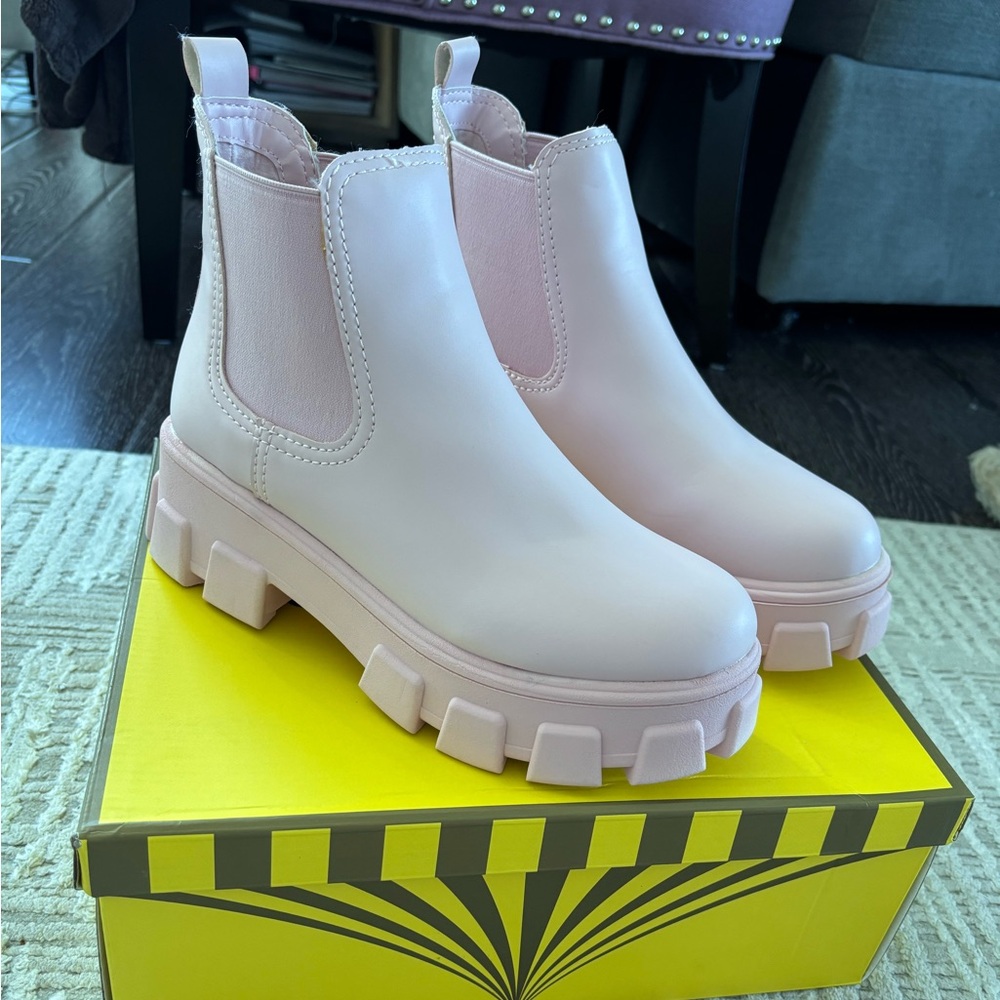 Circus by Sam Edelman Ballet Pink Ankle Boots Size 8.5